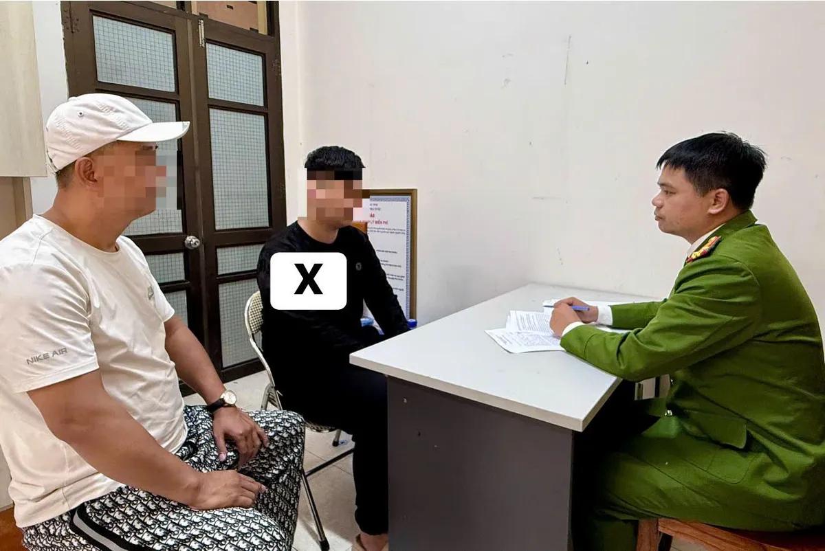 Triệu tập 3 thanh niên dùng súng đạn nhựa bắn người đi đường ở Bắc Ninh- Ảnh 3. Triệu tập 3 thanh niên dùng súng đạn nhựa bắn người đi đường ở Bắc Ninh- Ảnh 3.