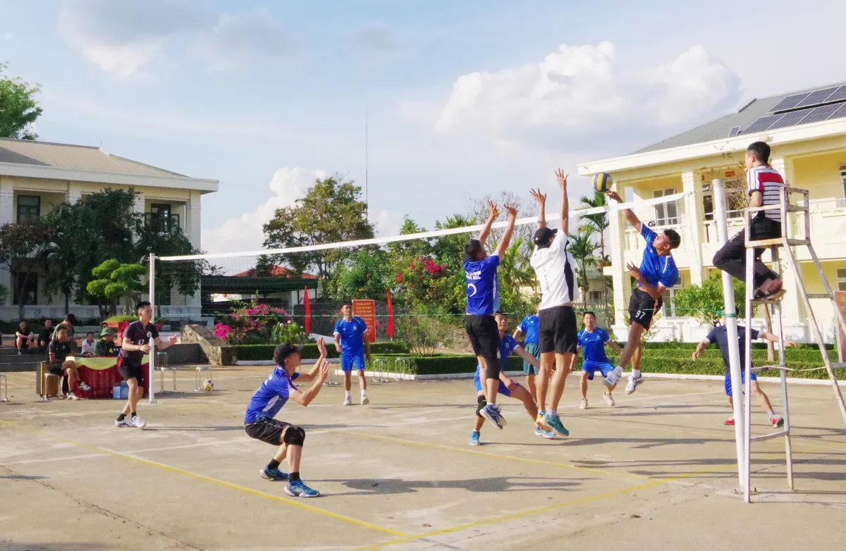 Chung tay giữ đường bi&ecirc;n, cột mốc từ phong tr&agrave;o to&agrave;n d&acirc;n- Ảnh 3.