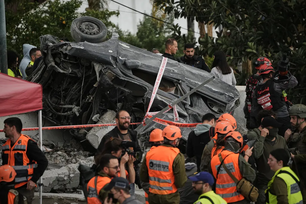 Iran tấn c&ocirc;ng t&ecirc;n lửa v&agrave;o thị trấn Beit Shemesh của Israel, &iacute;t nhất 8 người tử vong- Ảnh 8.