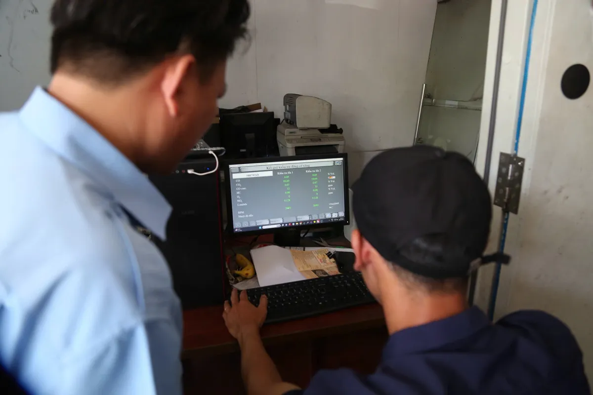 Ng&agrave;y đầu kiểm định kh&iacute; thải theo quy tr&igrave;nh mới: H&agrave; Nội hệ thống trơn tru, TP Hồ Ch&iacute; Minh hệ thống qu&aacute; tải - Ảnh 5.