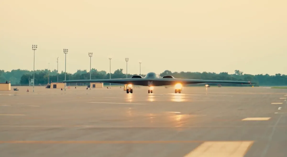 Những vũ kh&iacute; tối t&acirc;n Mỹ sử dụng trong chiến dịch tấn c&ocirc;ng Iran- Ảnh 1.