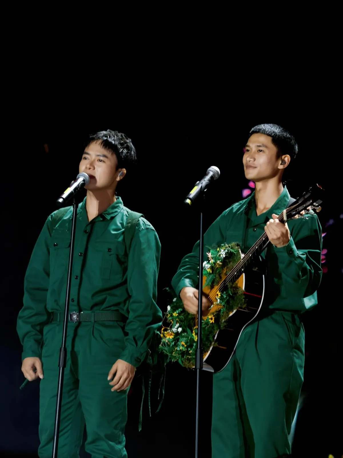 Điểm tin sao Việt: Mỹ T&acirc;m khoe ảnh l&atilde;ng mạn với Mai T&agrave;i Phến - Ảnh 2.