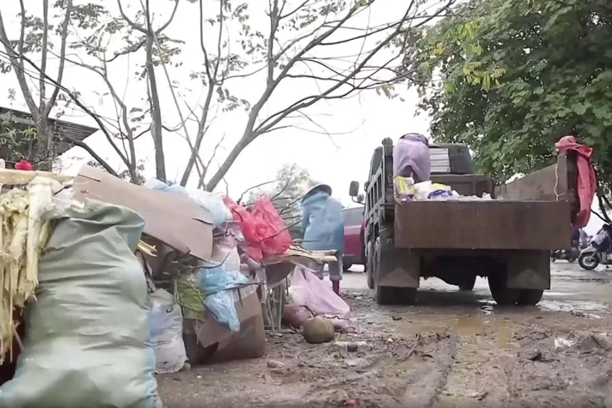 Nỗi &aacute;m ảnh mang t&ecirc;n &ldquo;nh&agrave; vệ sinh&rdquo; tại c&aacute;c di t&iacute;ch đầu năm - Ảnh 8.