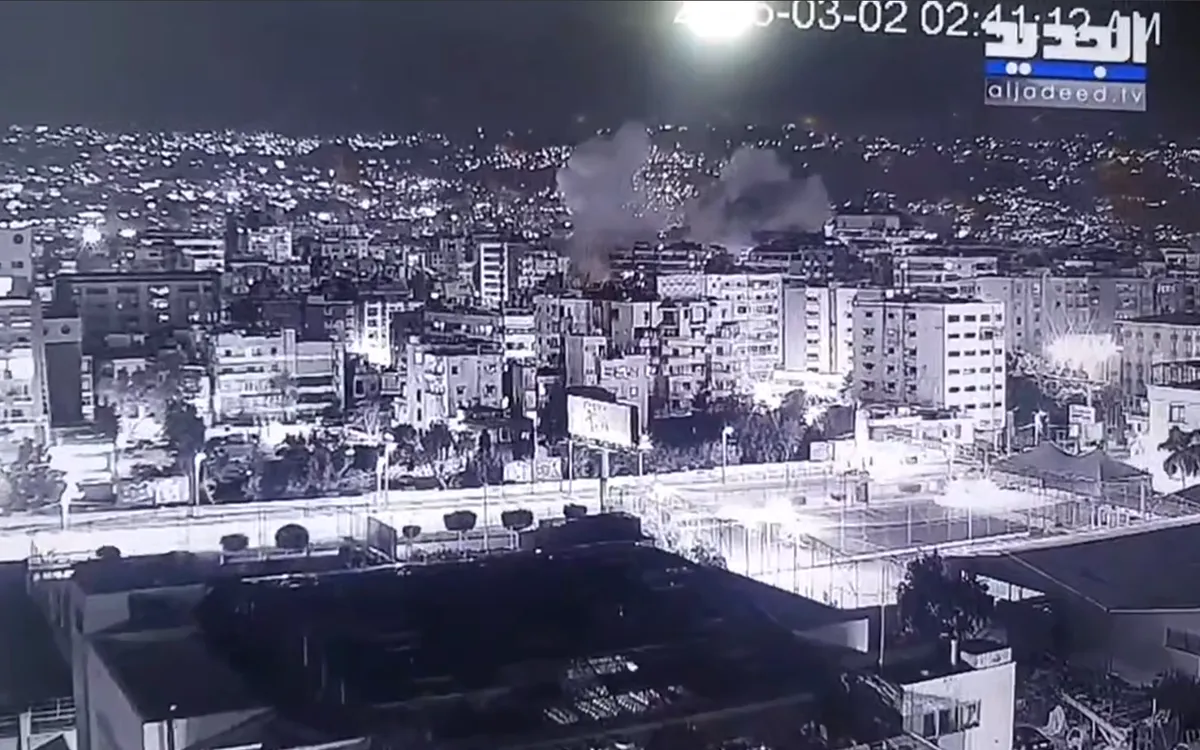 IDF triển khai các cuộc không kích chính xác nhằm vào các mục tiêu của Hezbollah tại thủ đô Beirut, rạng sáng 2/3/2026 (Ảnh: Ynet Global)