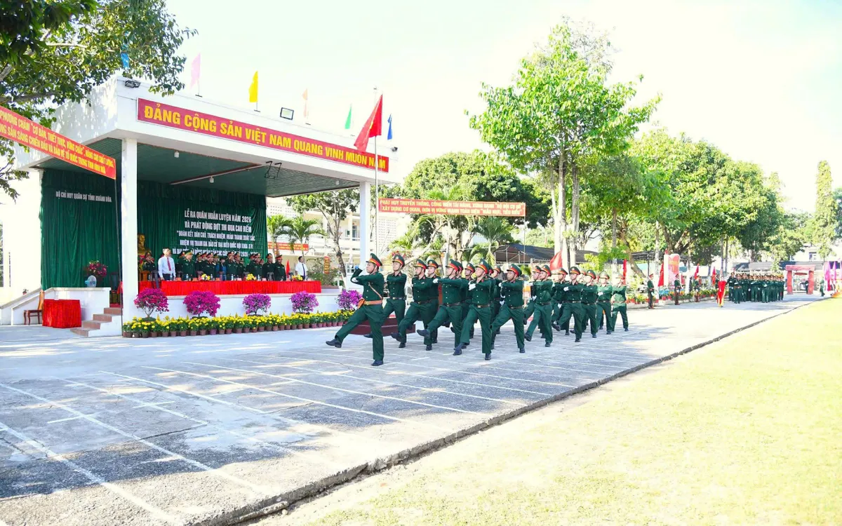 Lực lượng vũ trang tỉnh Khánh Hòa ra quân huấn luyện 2026, phát động thi đua cao điểm chào mừng bầu cử.