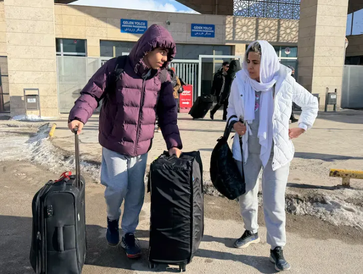 Di dời h&agrave;ng loạt khỏi Iran, c&aacute;c nước gấp r&uacute;t sơ t&aacute;n c&ocirc;ng d&acirc;n ở Trung Đ&ocirc;ng  - Ảnh 1.