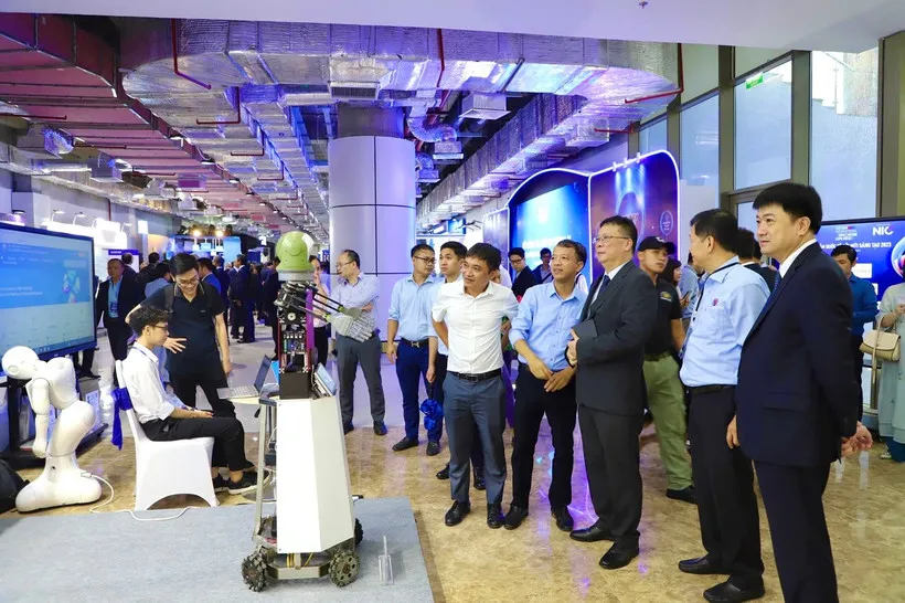 Phát triển nền kinh tế tri thức trong kỷ nguyên mới- Ảnh 1. Phát triển nền kinh tế tri thức trong kỷ nguyên mới- Ảnh 1.