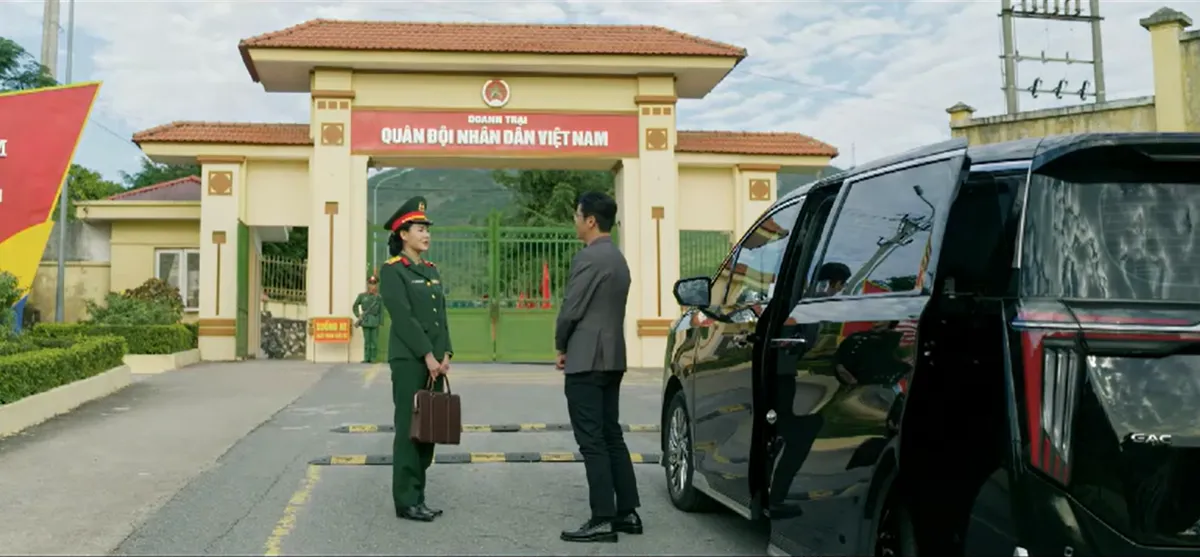 Kh&ocirc;ng giới hạn - Tập 17: H&agrave;nh động của Trang v&agrave; Phong c&oacute; điều đ&aacute;ng ngờ - Ảnh 10.