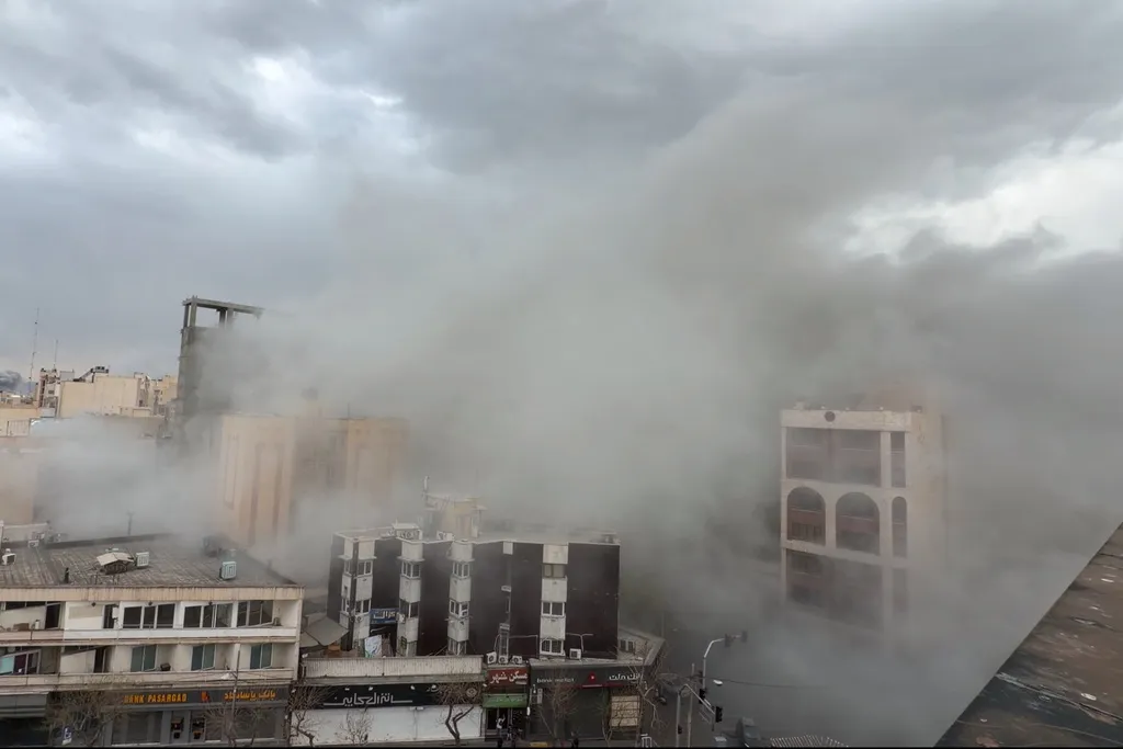 Ngoại trưởng Mỹ n&ecirc;u l&yacute; do kh&ocirc;ng k&iacute;ch Iran- Ảnh 1.