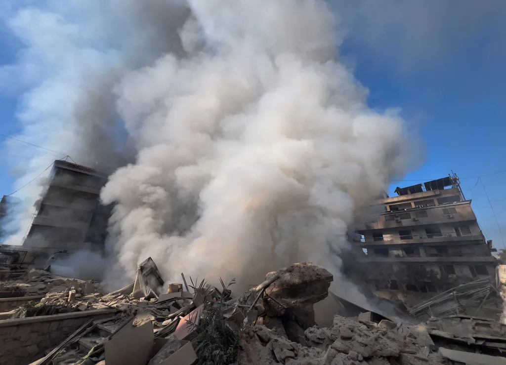 Quân đội Israel triển khai thêm lực lượng đến miền Nam Lebanon - Ảnh 1.