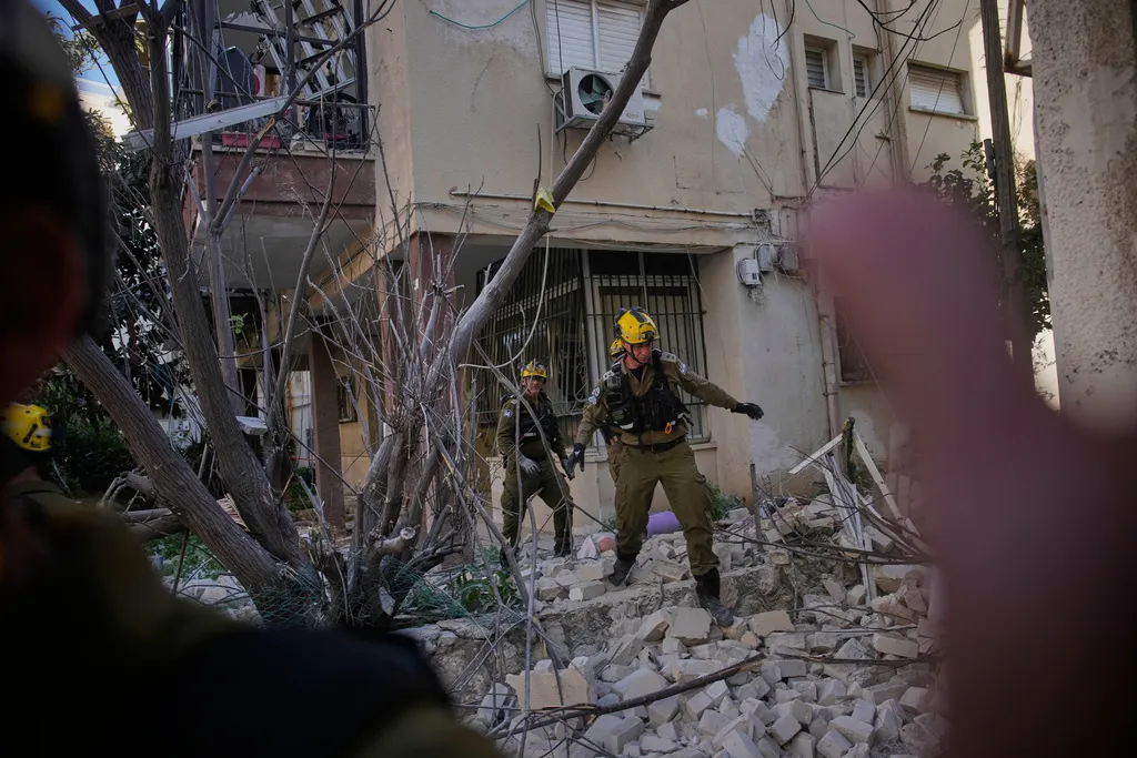 Xung đột leo thang nguy hiểm tại Trung Đông - Ảnh 1.