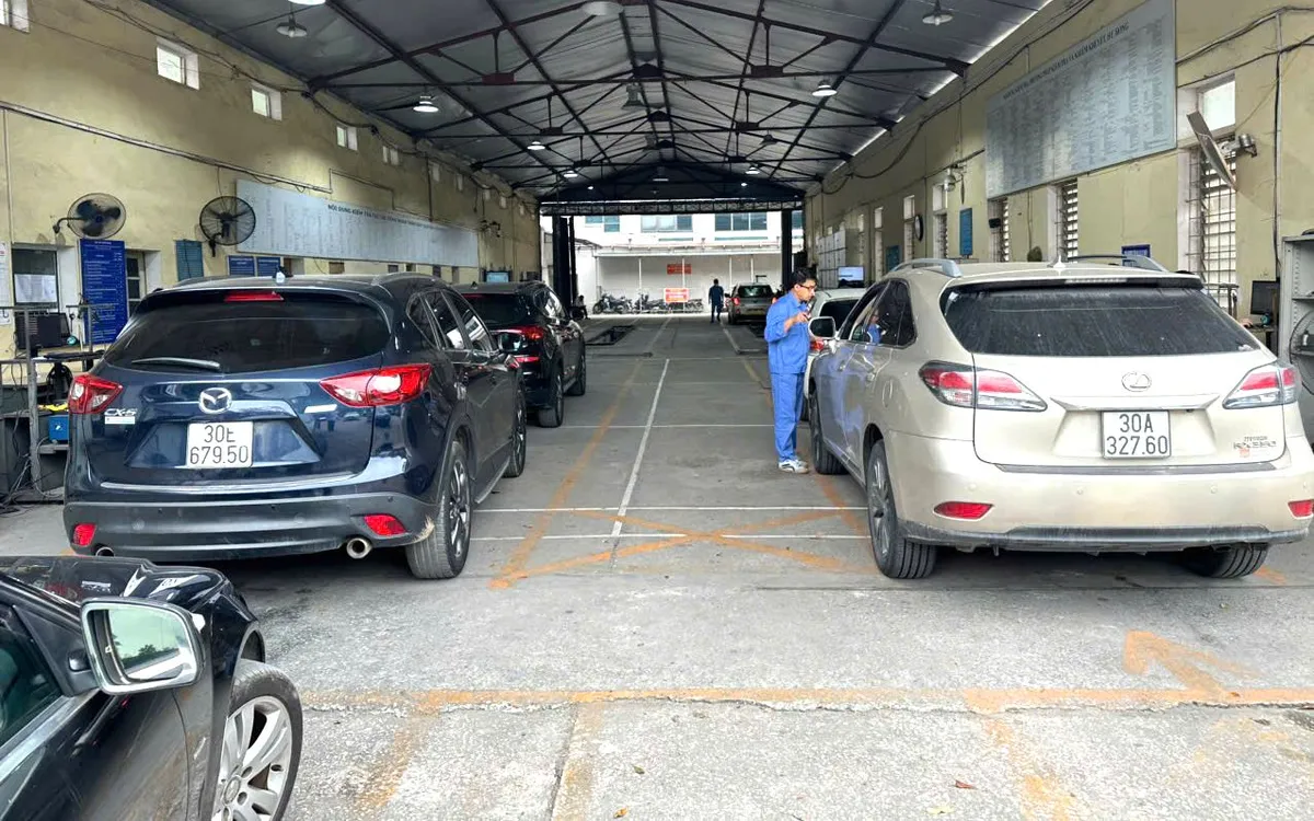 Siết quy tr&igrave;nh đo kh&iacute; thải: Số lượng xe kh&ocirc;ng đạt chuẩn tăng từ 2 đến 3 lần - Ảnh 1.