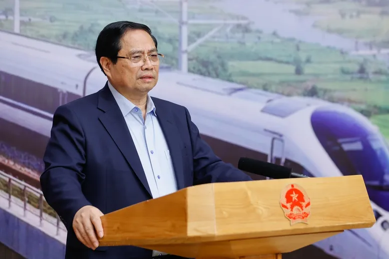 Thủ tướng: Chuyển đổi trạng thái, làm chủ công nghệ để phát triển ngành đường sắt - Ảnh 2.