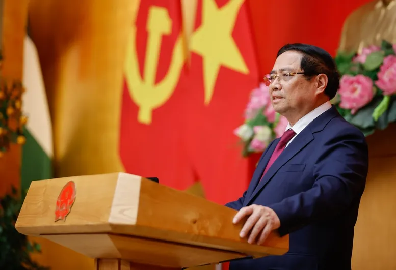 Thủ tướng trao quyết định chỉ định Phó Bí thư Đảng ủy Chính phủ và bổ nhiệm lãnh đạo 4 bộ, cơ quan ngang Bộ - Ảnh 6.