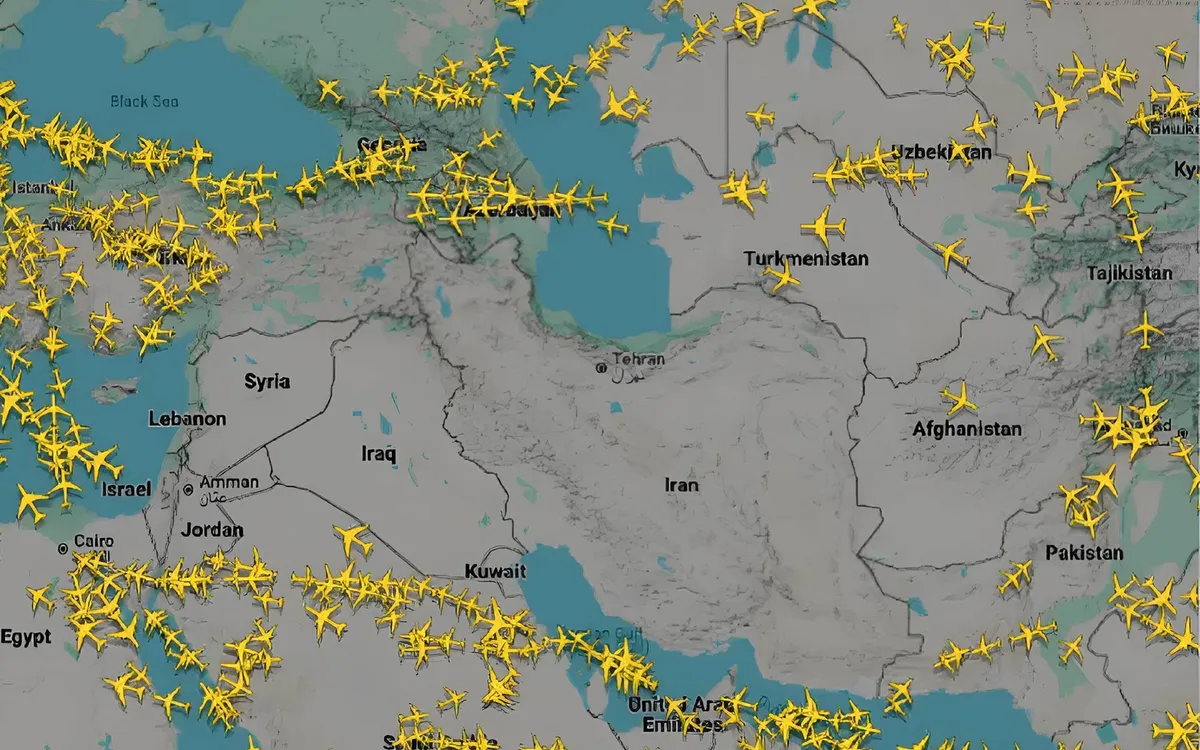 Máy bay tránh không phận vùng có chiến sự - Ảnh: Flightradar24