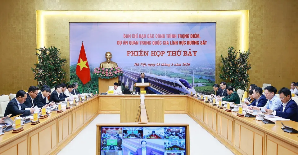 Thủ tướng: Ph&aacute;t huy tinh thần tr&aacute;ch nhiệm, d&aacute;m nghĩ, d&aacute;m l&agrave;m để ph&aacute;t triển hệ thống giao th&ocirc;ng đường sắt - Ảnh 1.