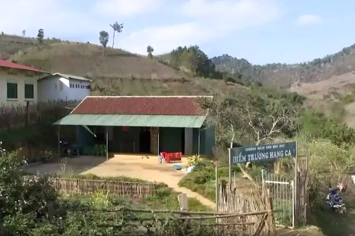 Ấm &aacute;p chương tr&igrave;nh &ldquo;Bữa s&aacute;ng c&ugrave;ng em&rdquo; tại x&atilde; bi&ecirc;n giới Phi&ecirc;ng Kho&agrave;i - Ảnh 1.