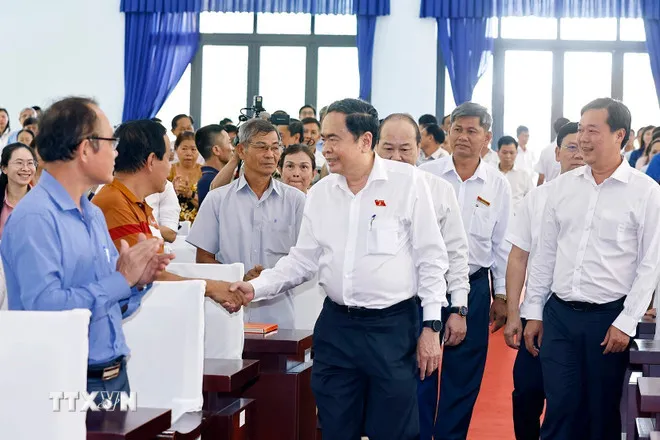 Chủ tịch Quốc hội dự Hội nghị tiếp x&uacute;c cử tri với người ứng cử đại biểu Quốc hội - Ảnh 1.