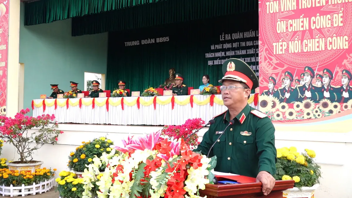 Trung đoàn 95 khí thế ra quân, sẵn sàng cho mùa huấn luyện mới 2026 - Ảnh 1.