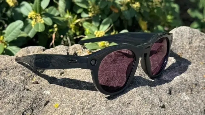 Ra mắt Nearby Glasses, ứng dụng cảnh b&aacute;o k&iacute;nh th&ocirc;ng minh ghi h&igrave;nh l&eacute;n- Ảnh 1.