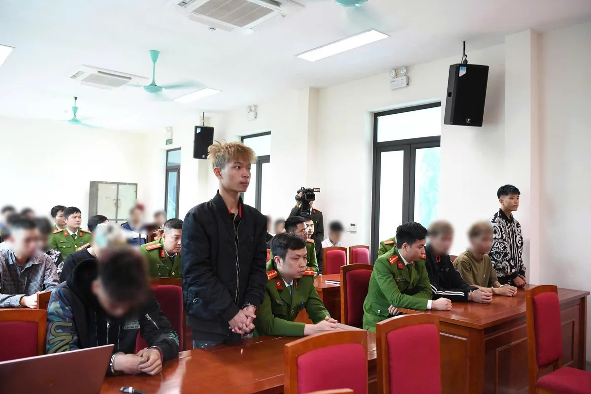 Bắt nh&oacute;m đối tượng ch&eacute;m người đi đường tại Ph&uacute; Thọ sau 36 giờ g&acirc;y &aacute;n - Ảnh 1.