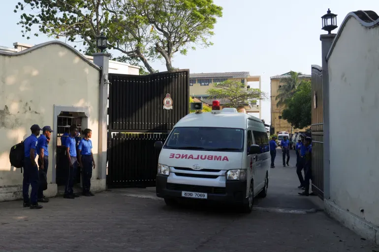 Mỹ đ&aacute;nh ch&igrave;m t&agrave;u chiến Iran ngo&agrave;i khơi Sri Lanka, gần 150 người mất t&iacute;ch - Ảnh 1.