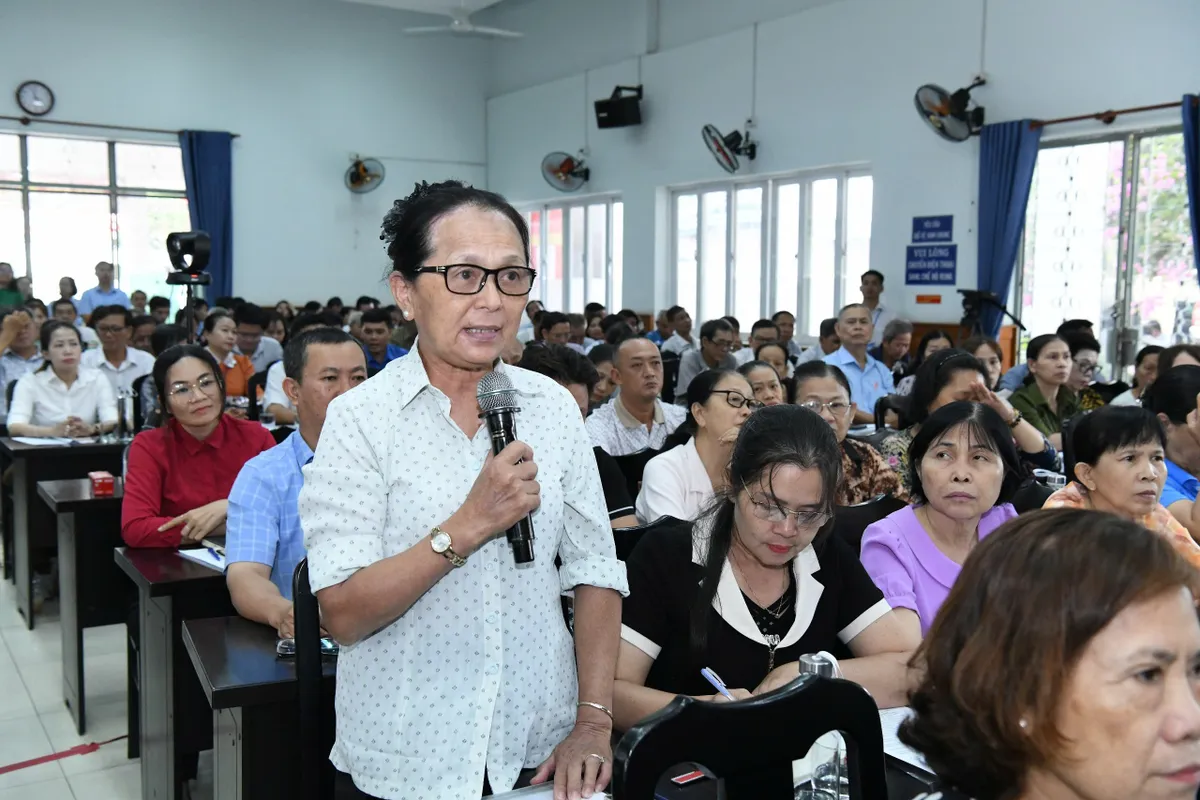 Chủ tịch Quốc hội dự Hội nghị tiếp x&uacute;c cử tri tại x&atilde; Đ&ocirc;ng Thạnh, TP H&ocirc;̀ Chí Minh - Ảnh 3.