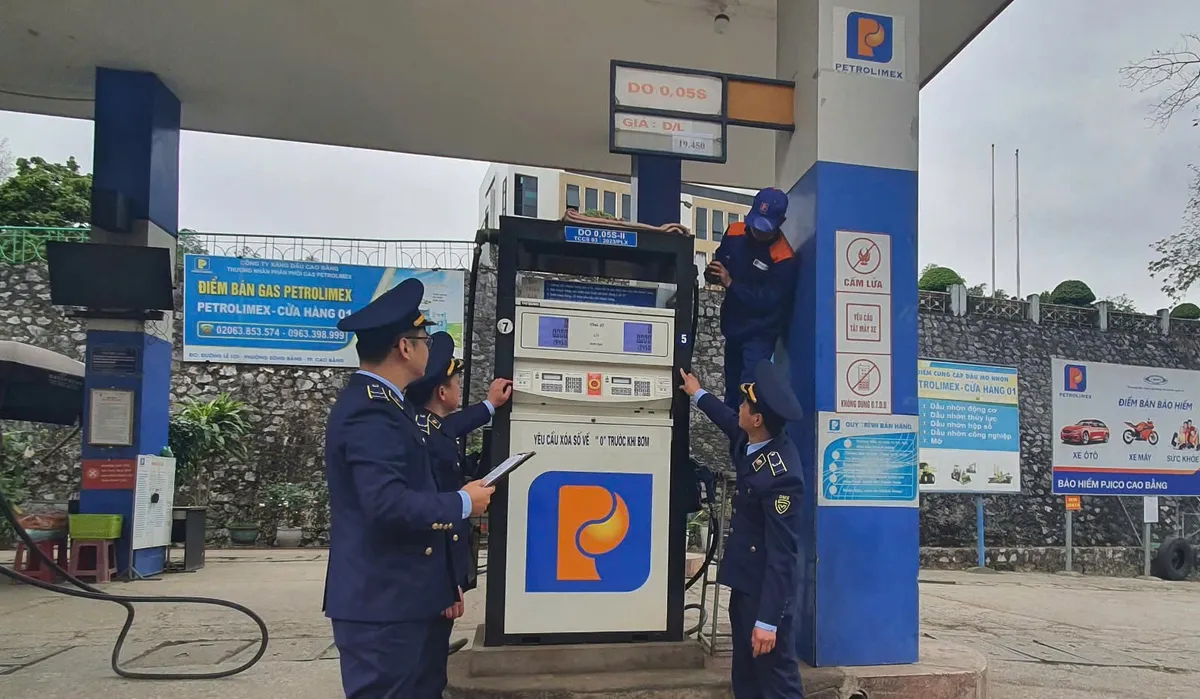 Giải pháp ổn định thị trường xăng dầu trước ảnh hưởng từ xung đột Trung Đông- Ảnh 1. Giải pháp ổn định thị trường xăng dầu trước ảnh hưởng từ xung đột Trung Đông- Ảnh 1.