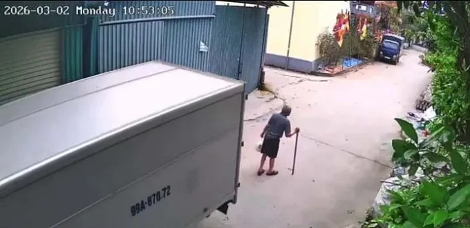 Bao giờ mới bắt buộc lắp camera l&ugrave;i cho xe tải, xe kh&aacute;ch?- Ảnh 1.