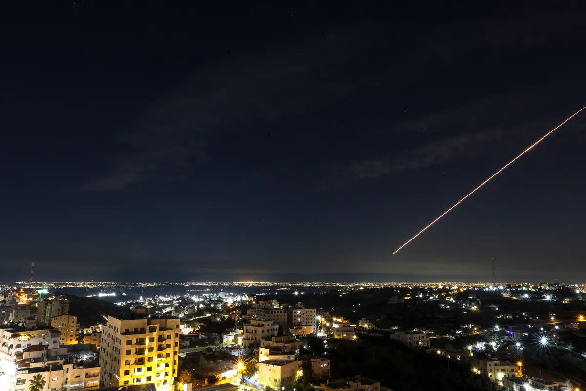 Tehran tấn công vào các nước Vùng Vịnh có thể làm leo thang cuộc chiến chống lại Iran - Ảnh 1. Tehran tấn công vào các nước Vùng Vịnh có thể làm leo thang cuộc chiến chống lại Iran - Ảnh 1.