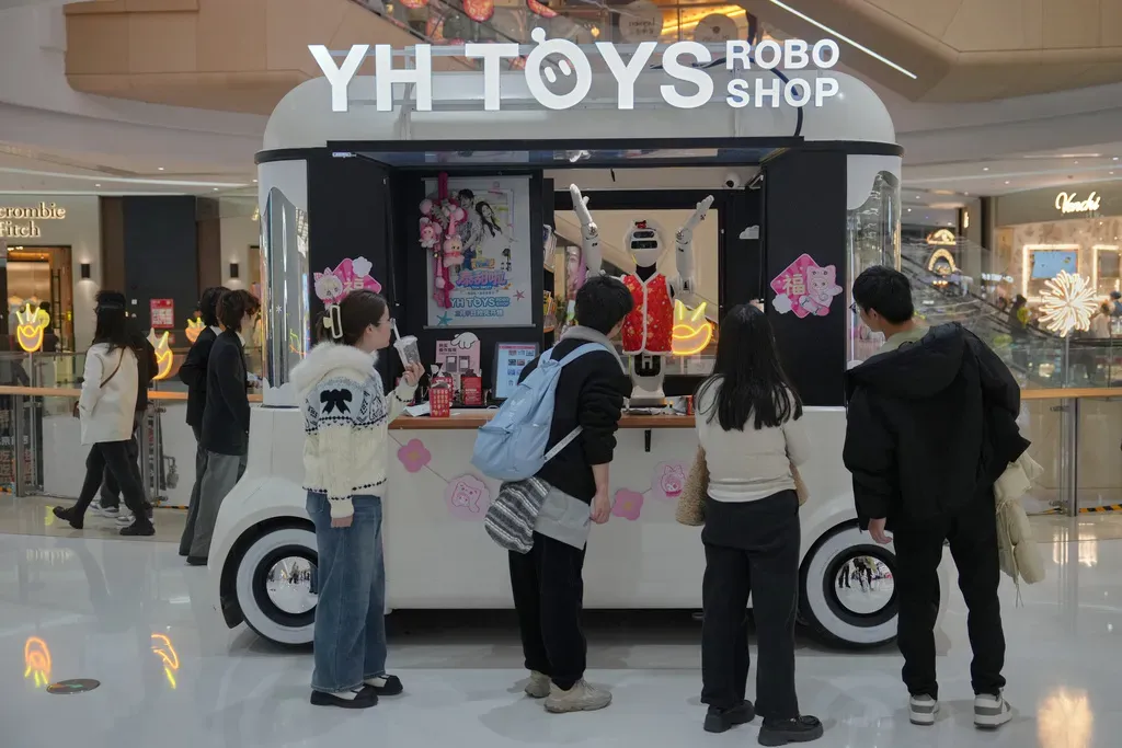 Robot đồng h&agrave;nh AI trở th&agrave;nh xu hướng ti&ecirc;u d&ugrave;ng mới tại Trung Quốc- Ảnh 1.