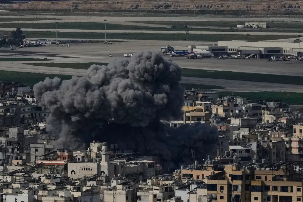 Xung đột tại Trung Đ&ocirc;ng chưa c&oacute; dấu hiệu hạ nhiệt - Ảnh 1.