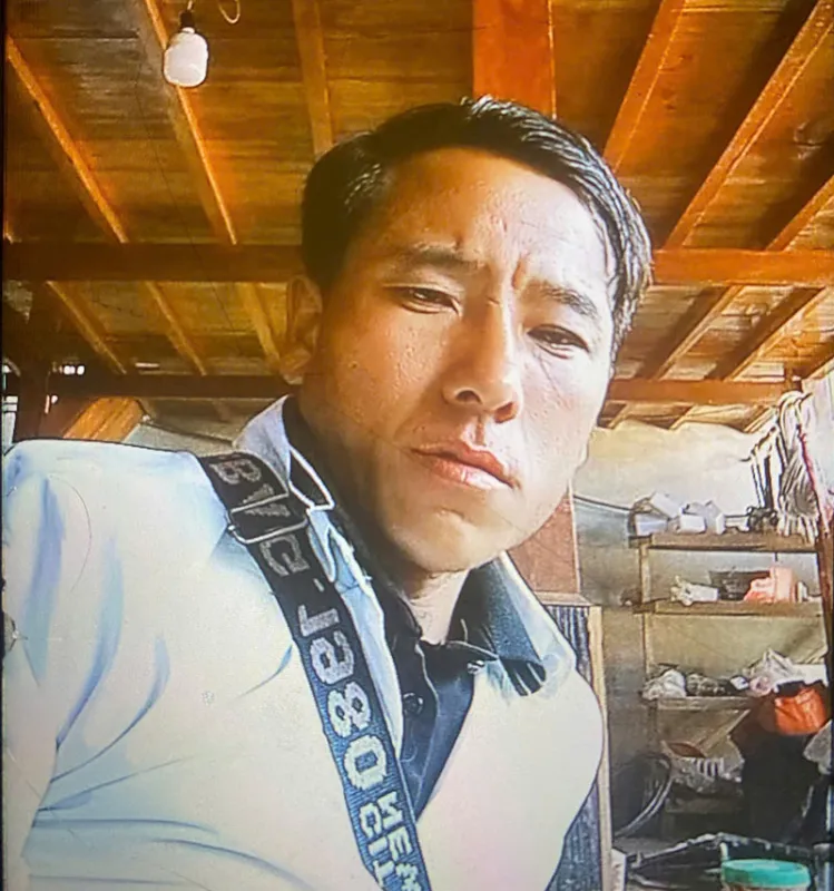 Bắt nghi phạm giết người rồi uống thuốc trừ cỏ tự s&aacute;t - Ảnh 1.