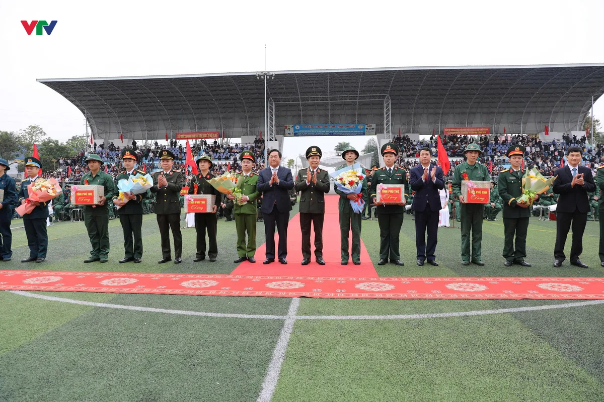 Hơn 6000 thanh niên Phú Thọ lên đường nhập ngũ Ngày hội tòng quân 2026 - Ảnh 4.