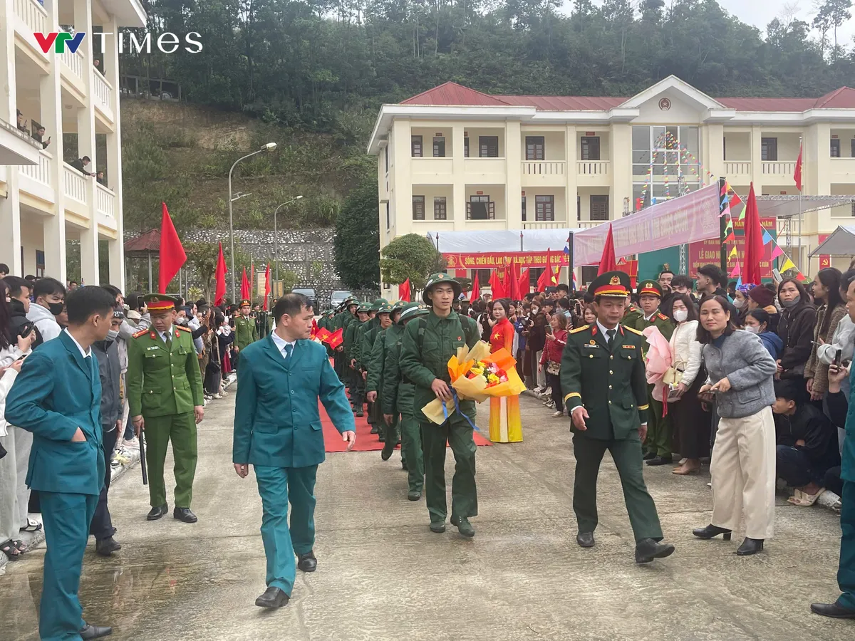 Th&aacute;i Nguy&ecirc;n: Tưng bừng ng&agrave;y hội t&ograve;ng qu&acirc;n, hơn 3.200 t&acirc;n binh l&ecirc;n đường nhập ngũ - Ảnh 3.