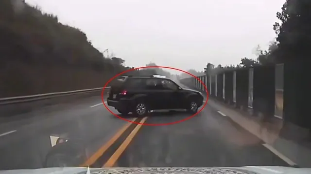 Từ 2025, quay đầu xe sai quy định c&oacute; thể bị phạt tới 40 triệu đồng- Ảnh 1.