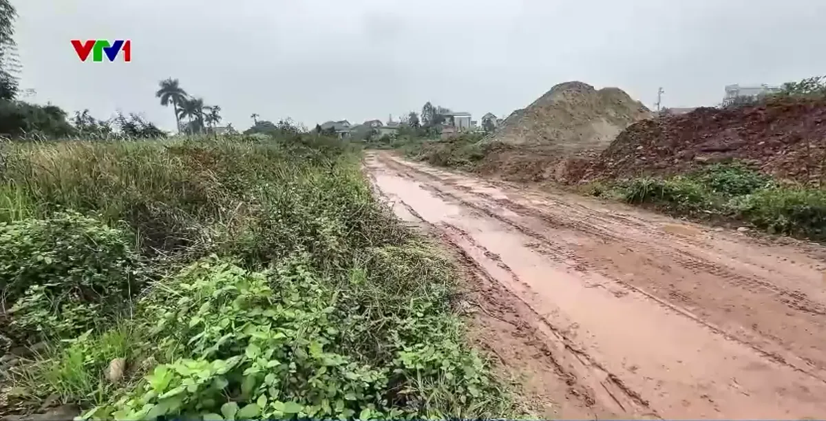 Khu đất bỏ hoang v&igrave; dự &aacute;n dở dang hơn thập kỷ - Ảnh 2.