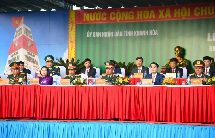 Khánh Hòa: 3.573 thanh niên lên đường nhập ngũ - Ảnh 1.