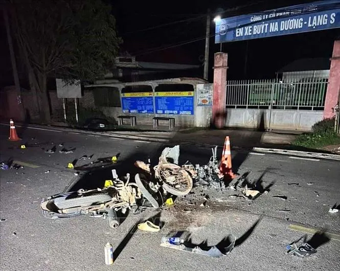 Tai nạn nghi&ecirc;m trọng giữa 2 xe m&ocirc; t&ocirc;, 4 thanh ni&ecirc;n tử vong  - Ảnh 1.