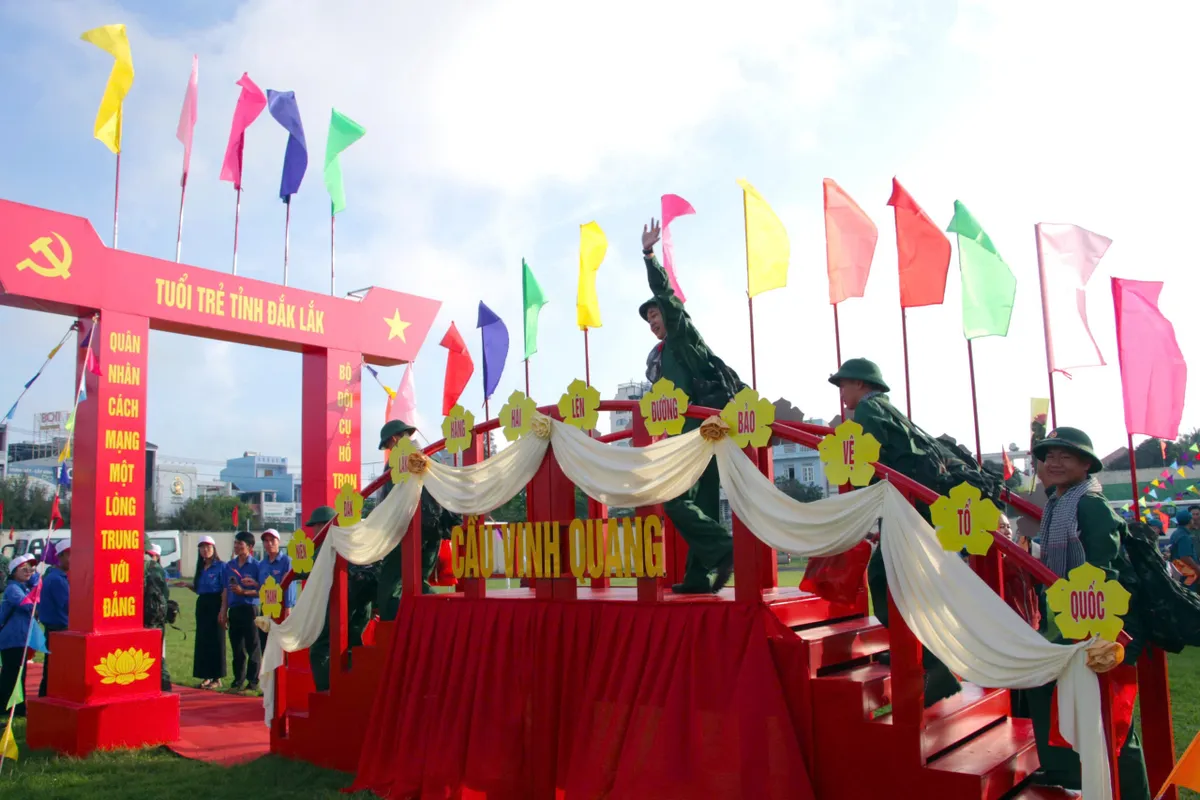 Tuy H&ograve;a rộn r&agrave;ng trống hội t&ograve;ng qu&acirc;n - Ảnh 8.