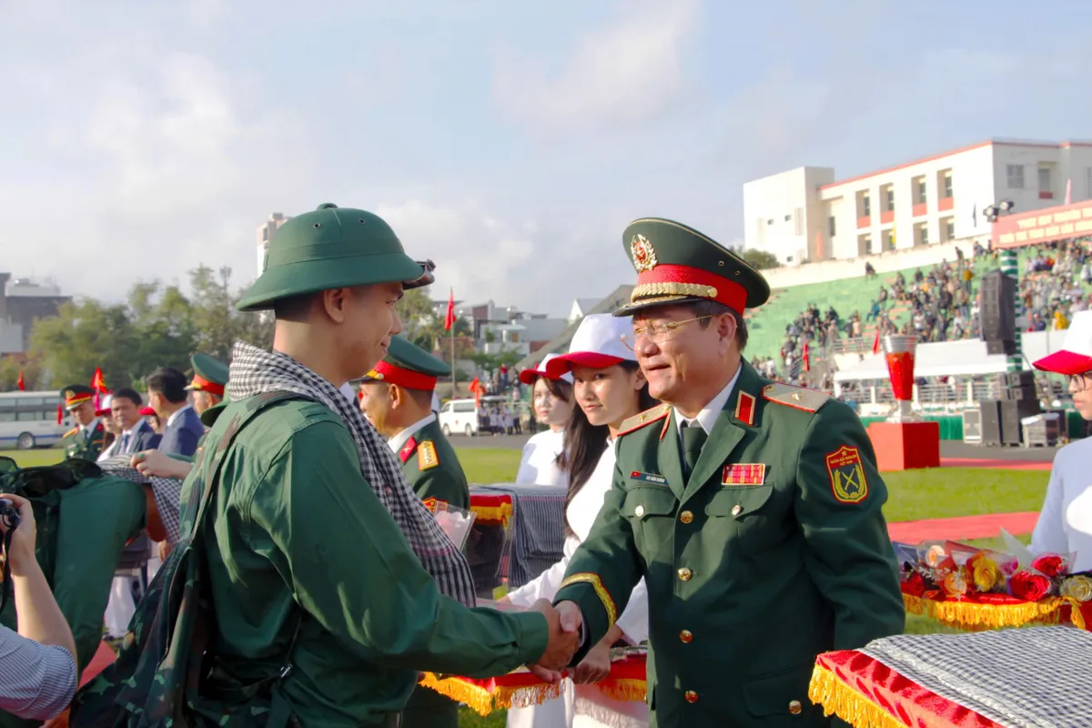 Tuy H&ograve;a rộn r&agrave;ng trống hội t&ograve;ng qu&acirc;n - Ảnh 6.