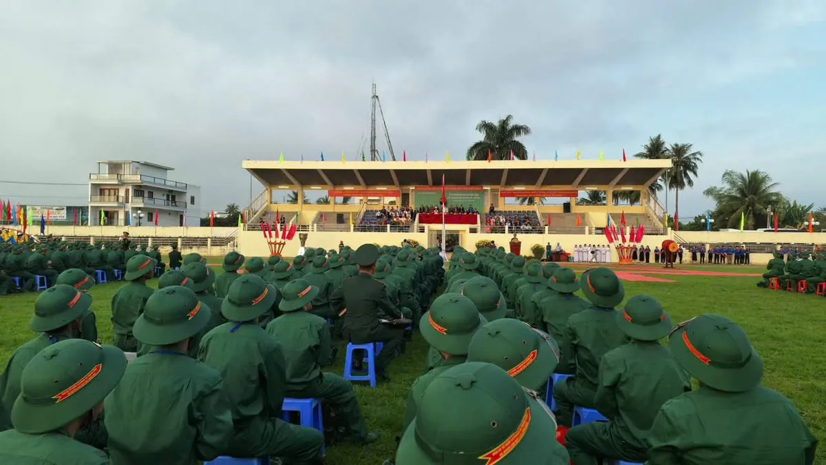 Khánh Hòa: 3.573 thanh niên lên đường nhập ngũ - Ảnh 2.