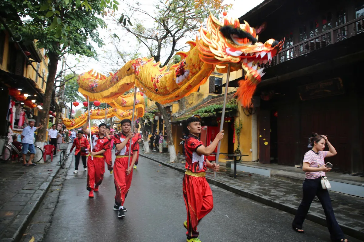 Hội An khai hội Nguyên Tiêu, hút du khách về miền du lịch di sản- Ảnh 1. Hội An khai hội Nguyên Tiêu, hút du khách về miền du lịch di sản- Ảnh 1.