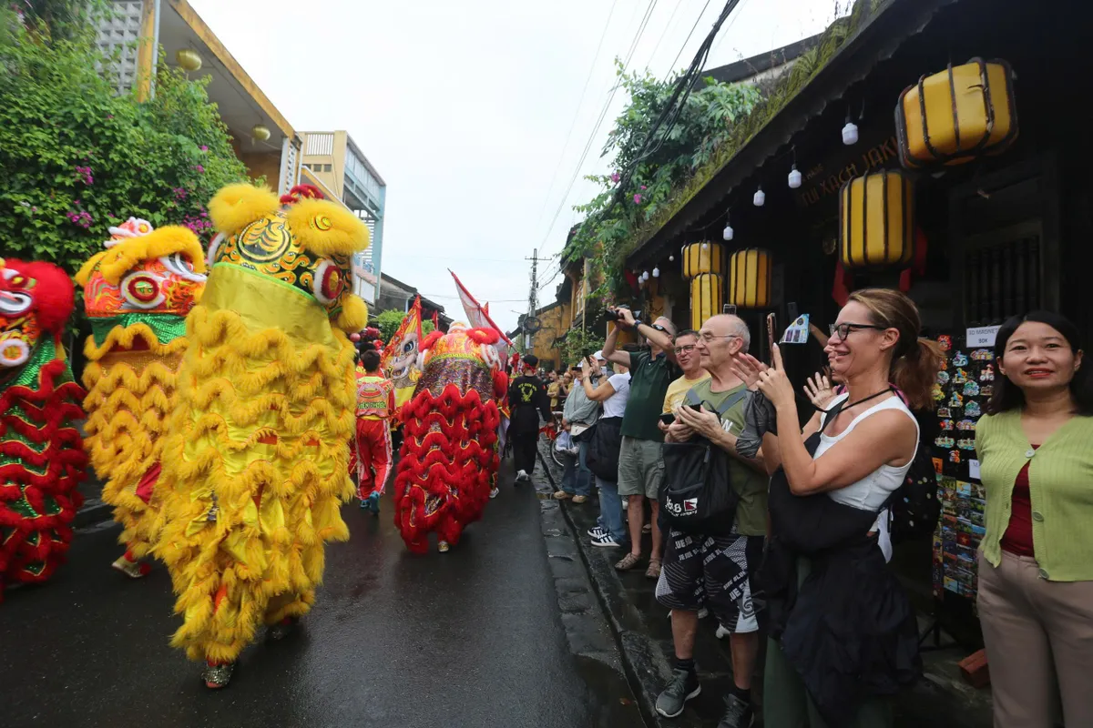 Hội An khai hội Nguyên Tiêu, hút du khách về miền du lịch di sản- Ảnh 3. Hội An khai hội Nguyên Tiêu, hút du khách về miền du lịch di sản- Ảnh 3.