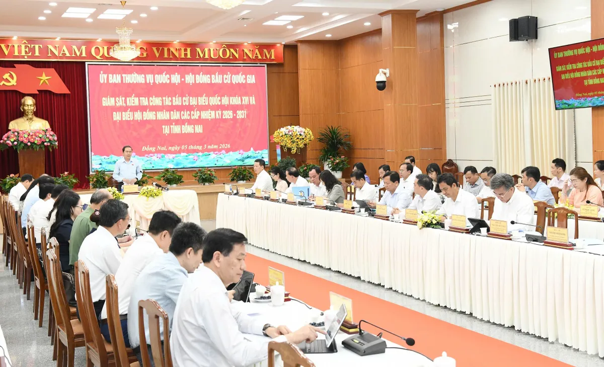 Chủ tịch Quốc hội: Tổ chức tốt việc tiếp x&uacute;c cử tri, kh&ocirc;ng thực hiện qua loa, đại kh&aacute;i- Ảnh 5.