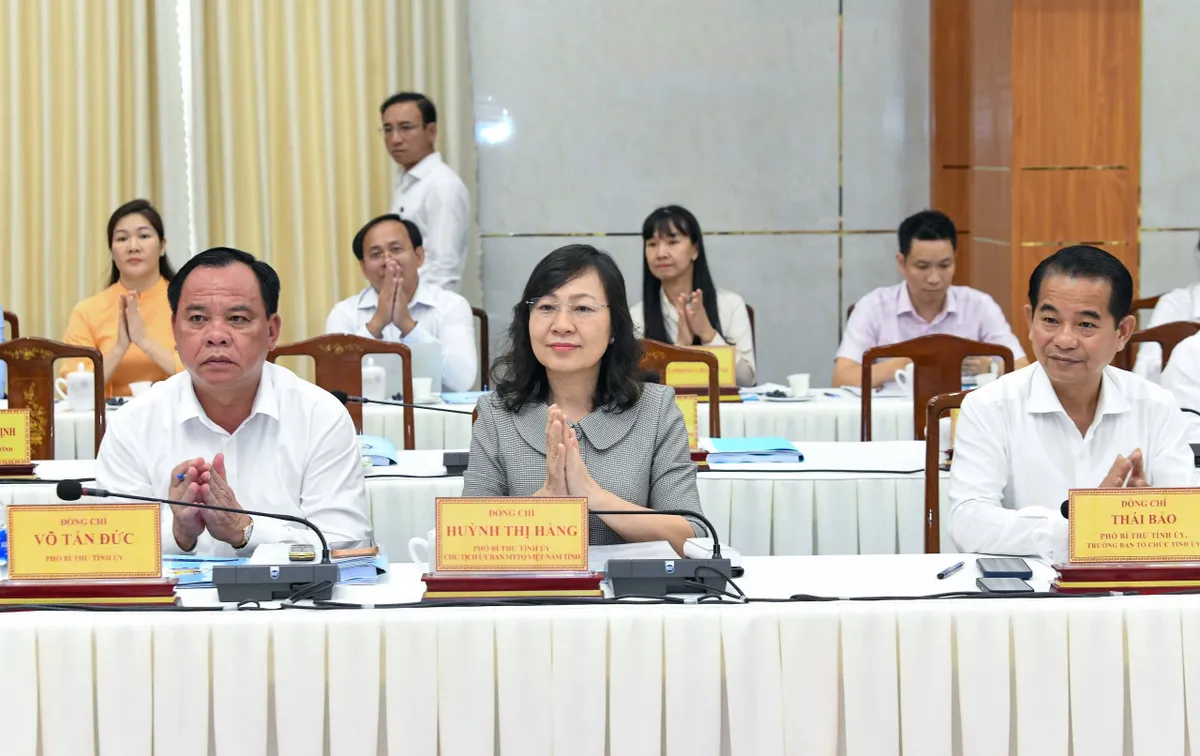 Chủ tịch Quốc hội: Tổ chức tốt việc tiếp x&uacute;c cử tri, kh&ocirc;ng thực hiện qua loa, đại kh&aacute;i- Ảnh 4.