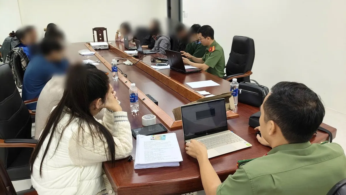 Lừa đảo chiếm đoạt t&agrave;i sản bằng đồng tiền m&atilde; h&oacute;a TOSI   - Ảnh 2.