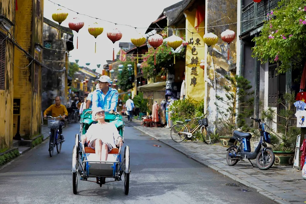 Dạo phố biển bằng x&iacute;ch l&ocirc;: Trải nghiệm nhịp chậm giữa l&ograve;ng Đ&agrave; Nẵng- Ảnh 1.