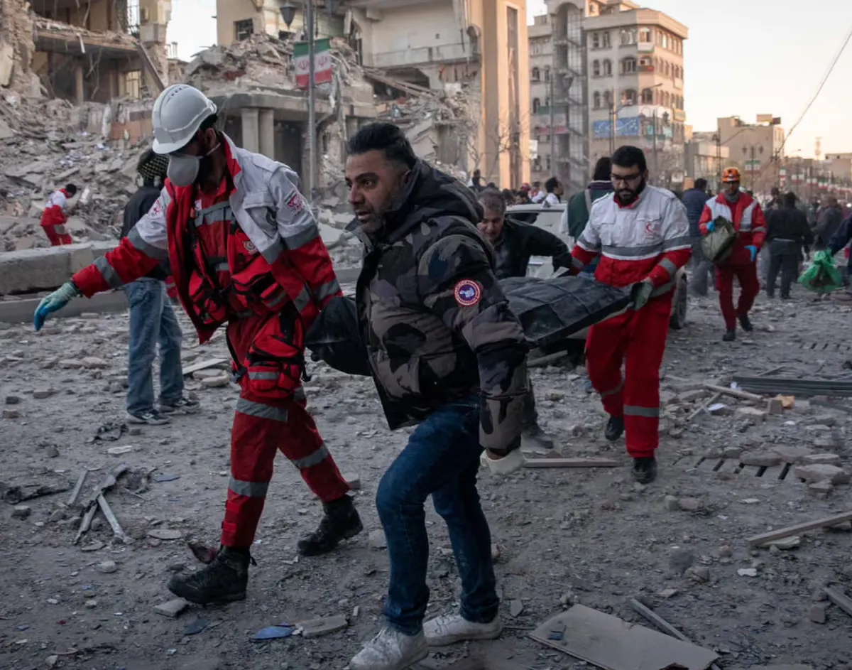 Israel mở rộng kh&ocirc;ng k&iacute;ch Tehran v&agrave; Beirut - Ảnh 1.