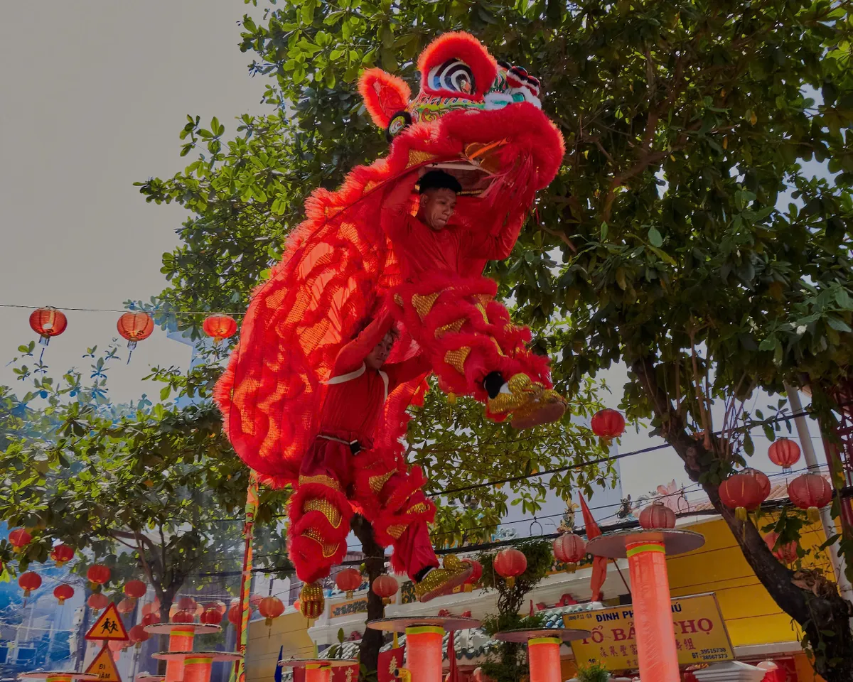 Những lễ hội luyện sức người, trao năng lượng- Ảnh 7.